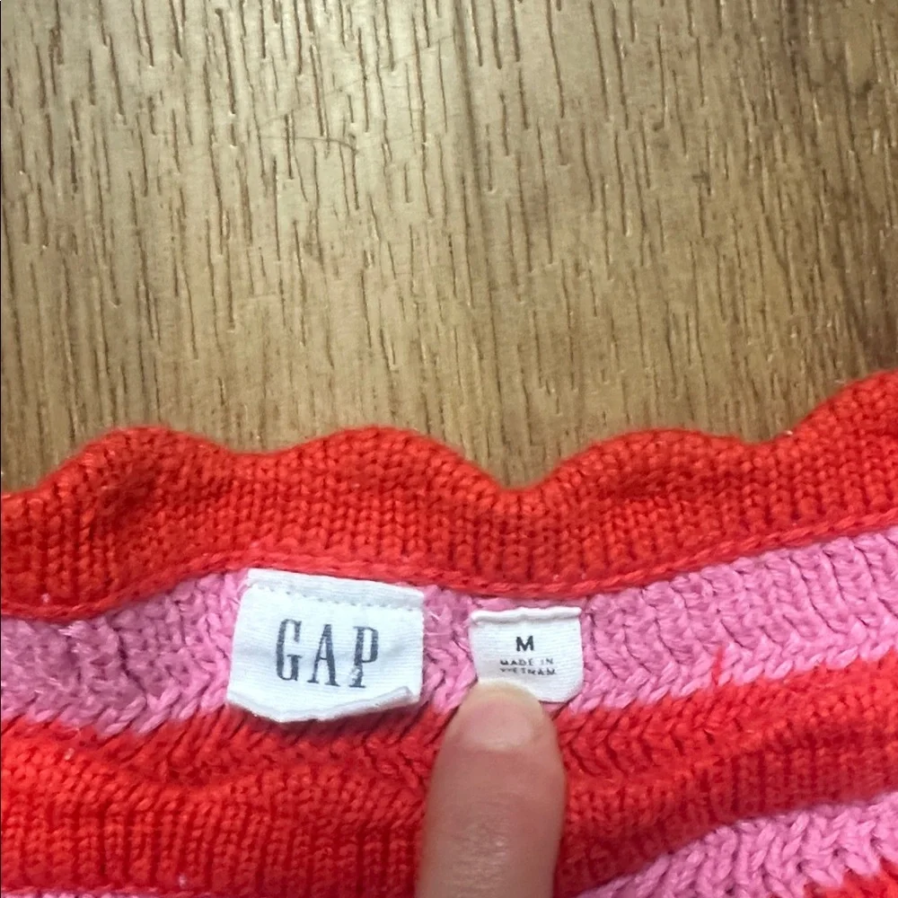 GAP Women’s 100% Cotton Red and Pink Striped Knit Tank Top Size Medium - Picture 2 of 8
